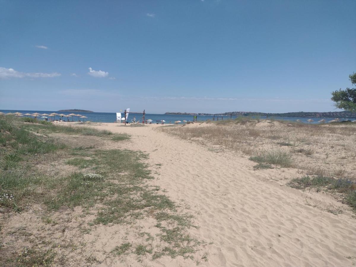 Апартамент На Къмпинг Градина Chernomorets Esterno foto