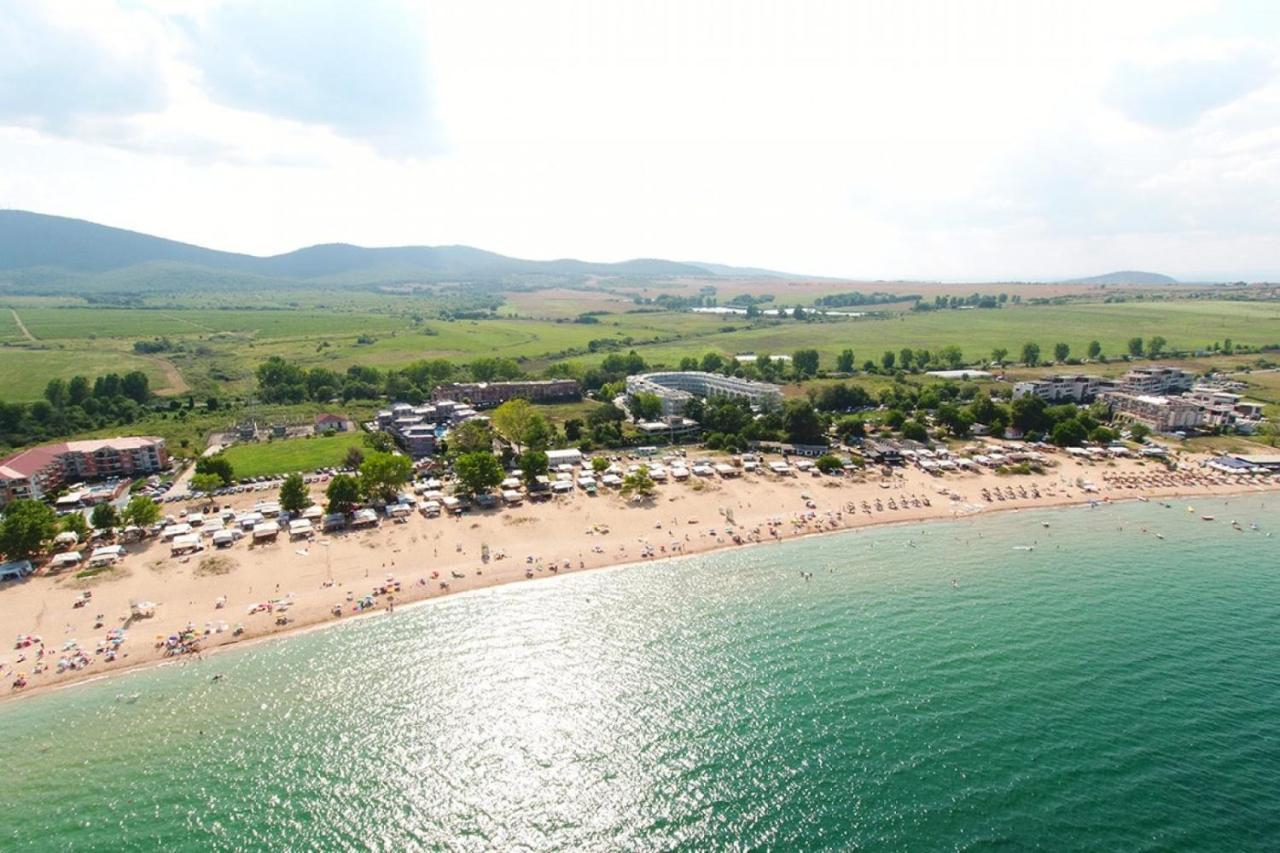 Апартамент На Къмпинг Градина Chernomorets Esterno foto