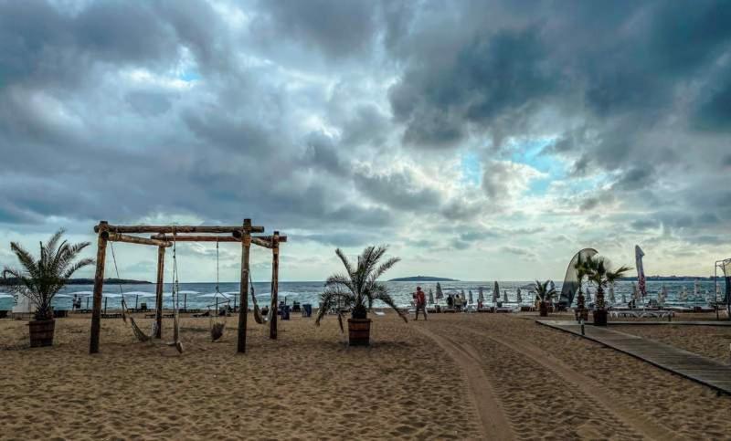 Апартамент На Къмпинг Градина Chernomorets Esterno foto